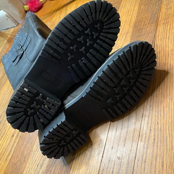 JUSTFAB Noel Gray Buckle  Boots Lug Sole Women’s US 8 - Picture 6 of 11